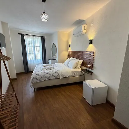 بيت شباب Moi Cunda Ayvalı